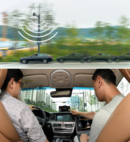 경기 화성시 도로에서 현대·기아자동차가 시작한 차량과 사물 간 통신 시스템 실증 실험. 교통신호 정보가 교차로에 설치된 통신 
안테나를 통해 차량에 전송된다. 신호등 변경 정보가 전달되면 운전자는 미리 속도를 줄일 수 있다. 미래에는 이 정보를 수신한 
자동차가 스스로 속도를 줄이는 것도 가능해진다. 아래쪽 사진은 현대·기아차 연구원들이 차량 내부에서 ‘교차로 교통신호 정보 
서비스’를 시험하는 모습. 현대·기아자동차 제공
