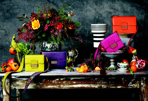 다채로운 컬러에 앙증맞은 디자인이 인상적인 에트로의 레인보우 컬렉션. 에트로 제공