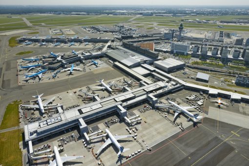 암스테르담 스키폴 공항의 전경. 활주로만 6개를 운용하는 대형 공항입니다. 출처 : 스키폴 공항 홈페이지