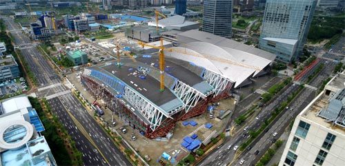 내년 7월 준공을 앞둔 인천 송도국제도시 컨벤시아 2단계 시설 공사현장. 2단계 시설은 1단계의 2배인 900개 부스를 설치할 수 있는 대형 통합전시장이 갖춰진다. 인천경제자유구역청 제공