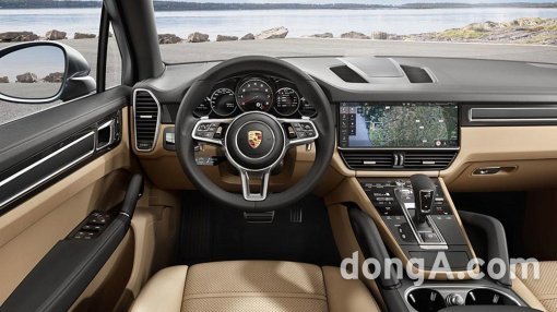 포르쉐 신형 카이엔 실내