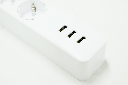 USB 충전 단자 3개가 제공된다.(출처=IT동아)