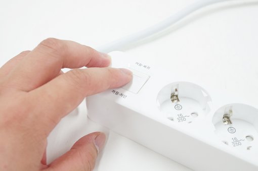 멀티탭 전원을 켜고 끌 수 있다.(출처=IT동아)