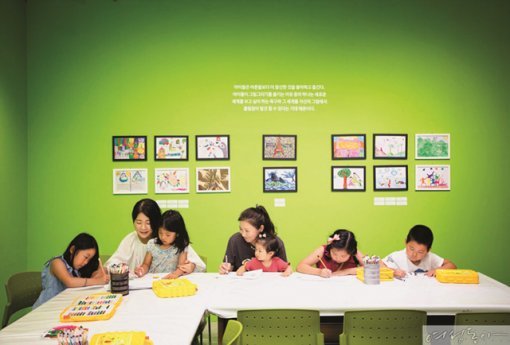 양평군립미술관에는 어린이들을 위한 체험, 
교육 프로그램이 다양하게 준비되어 있다.