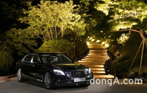 메르세데스 마이바흐 S560 4매틱.