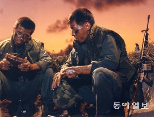 베트남전쟁을 다룬 영화 ‘하얀 전쟁’(1992년). 책은 영화에 가부장적 군사주의가 녹아있다고 지적한다. 동아일보DB