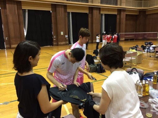 일본에서 열린 전설적인 배드민턴 스타들의 행사인 요넥스 레전드 비전 월드 투어에 한국 선수로는 유일하게 참가한 이용대와 유연성.