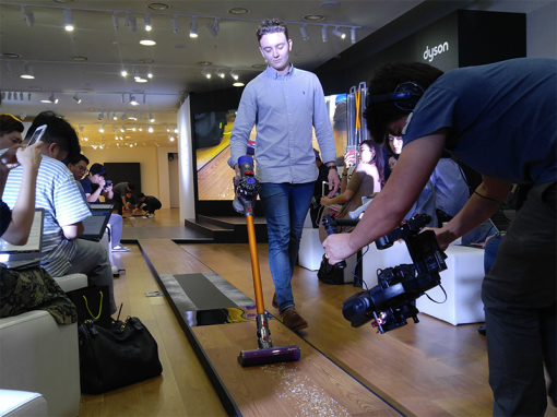 다이슨 V8 카본파이버 출시(출처=IT동아)