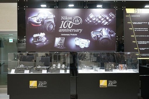 니콘 100주년 한정판들도 전시되어 있다. (출처=IT동아)
