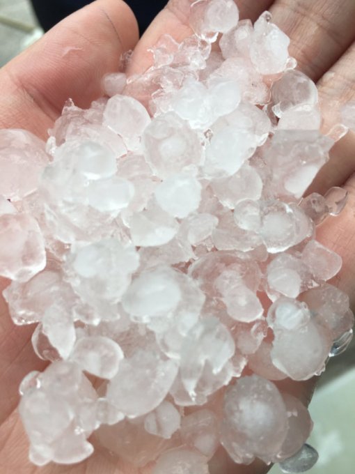 충주·춘천·의정부에 동전크기 우박 ‘후두둑’…기상청 “중부 내륙 중심 우박”/트위터(@pink_u_do) 캡처.