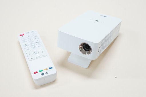 LG 미니빔 TV PH30JG.(출처=IT동아)