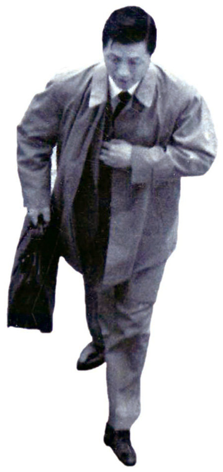 1965년 한일 국교 정상화로 모국에서 사업할 길이 열리자마자 김포공항으로 귀국한 신격호 총괄회장의 43세 때 모습. 롯데그룹 제공