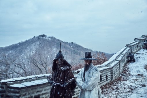 최근 개봉해 화제가 되고 있는 영화 ‘남한산성’의 한 장면. 동아일보DB