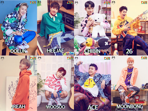 그룹 마스크. 사진제공｜제이제이홀릭미디어