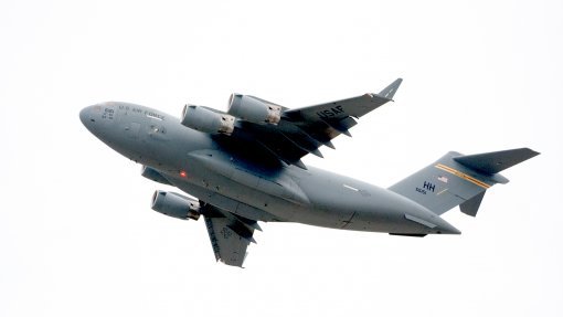 보잉社가 소유한 항공기 제작업체 맥도널 더글러스에서 만든 수송기 C-17 시험비행.