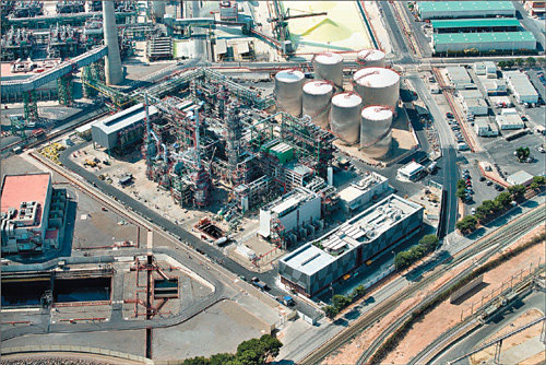 SK루브리컨츠는 2011년 스페인 최대 액화석유가스(LPG) 공급회사인 렙솔과 제휴해 스페인 카르타헤나에 공장을 세웠다. 2015년부터 본격적으로 가동하고 있으며 하루 1만3300배럴의 윤활기유가 생산된다. SK루브리컨츠 제공