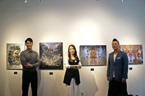 사진 왼쪽부터 장정후 작가, 홍소민 대표, 박초월 작가(출처=게임동아)