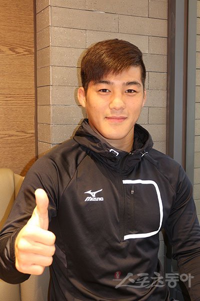 김현우는 전국체육대회 레슬링 그레코로만형 80kg급 남자 일반부 정상에 올랐다. 내년 자카르타아시안게임에서 단순한 금메달을 넘어 깔끔한 레슬링으로 감동을 주는 경기를 펼치겠다는 각오다. 충주 ｜ 남장현 기자 yoshike3@donga.com