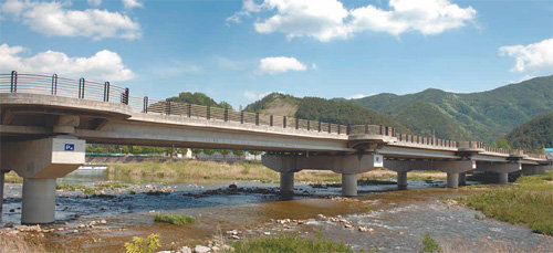 ㈜길교이앤씨에서 공사한 프리플렉스 연속 거더교 공법의 당산대교. ㈜길교이앤씨 제공