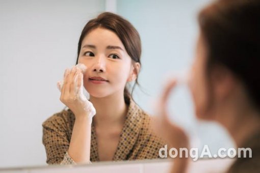 ▲ 화장품 브랜드 ‘Nari’ 를 론칭한 쇼트트랙 안현수 선수의 부인 우나리 대표.