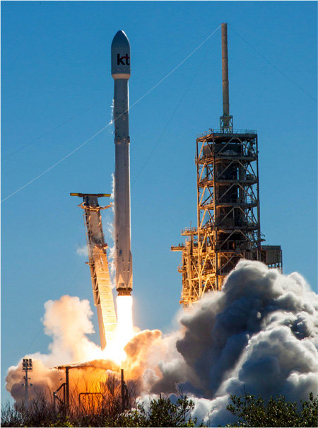 무궁화위성 5A호가 미국 플로리다에서 31일 오전(한국 시간) 발사됐다. 15년 뒤인 2032년까지 임무를 수행할 예정이다. 과학기술정보통신부 제공