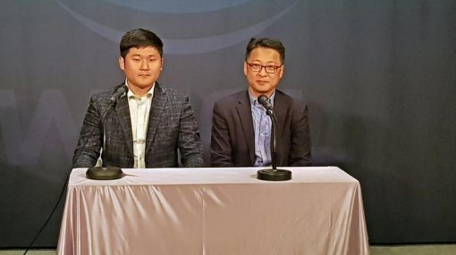 (왼쪽부터) 아이덴티티엔터 서재원 본부장,  전병수 부사장(출처=게임동아)
