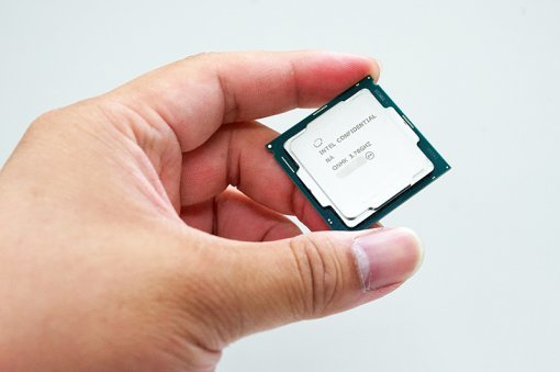 8?? ?? ?? i7 8700K ????.(??=????)