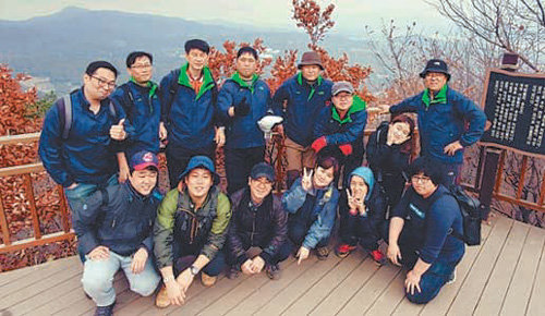 11월 1일 창립기념일 26주년을 기념한 단체 산행.