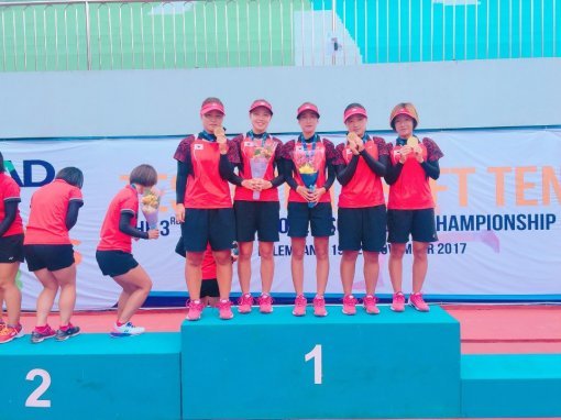 인도네시아오픈에서 우승한 한국 여자 정구 대표팀