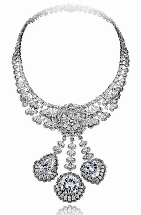 쇼파드의 ‘가든 오브 칼라하리’ 컬렉션 가운데 50캐럿짜리 브릴리언트컷 다이아몬드가 사용된 목걸이. 우림FMG 제공