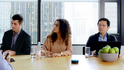 <알렉사 포 비즈니스로 더 스마트하게 회의를 진행할 수 있다 /출처 아마존웹서비스 공식 홈페이지>