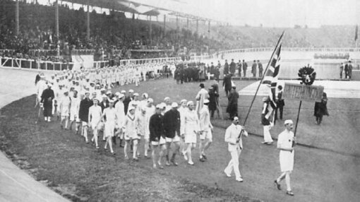 1908년 런던 올림픽 개회식 때 입장하고 있는 영국 선수단. 위키피디아 공용.
