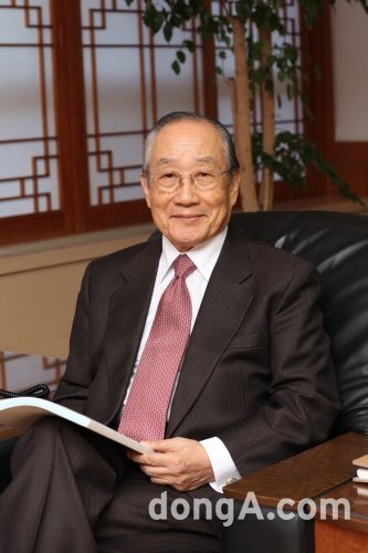 ▲ 학교법인 유한학원 유도재 이사장