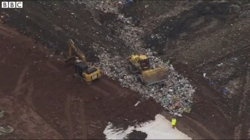 하웰스의 하드 드라이브가 버려져 있을것으로 예상되는 영국의 뉴포트 쓰레기 매립지 [사진=BBC 영상 캡쳐]