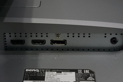 HDMI 2개와 디스플레이 포트 1개가 제공된다.(출처=IT동아)