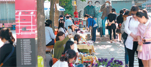 중구 40계단 주변 빈 사무실에 들어선 ‘또따또가’ 풍경. 부산시 제공