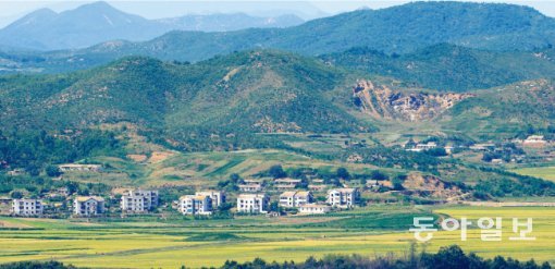 경기 파주 오두산통일전망대에서 바라본 북한 황해북도 개풍군 지역. [동아DB]