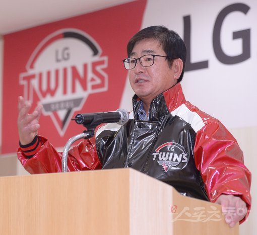 선수단 시무식에서 시즌 초반 6인 선발 로테이션 가동 의사를 밝힌 류중일 감독. 스포츠동아DB