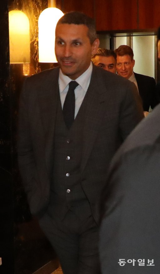 아랍에미리트 왕세제의 최측근인 칼둔 칼리파 알 무바라크 UAE 아부다비 행정청장.