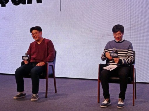 (왼쪽부터)넥슨 노정환 사업 본부장과 왓스튜디오의 이은석 프로듀서(출처=게임동아)