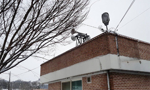 충남 공주시 우성면 신웅리의 확성기를 통한 기존 마을방송 시스템. 공주시 제공