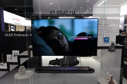 LG가 개발한 인공지능 플랫폼 \'딥씽큐(DeepThinQ)\'가 탑재된 LG 씽큐 TV.(출처=IT동아)