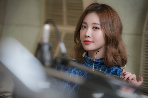 KBS 2TV 드라마 ‘라디오 로맨스’에서 왕년의 톱 여배우 ‘진태리’ 역을 맡은 걸스데이 유라. 사진제공｜얼반웍스·플러시스 미디어