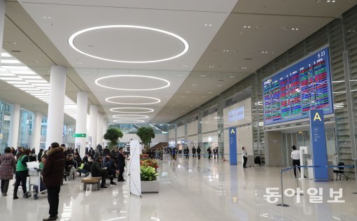 18일 인천국제공항 제2여객터미널이 공식 개장하고 업무에 들어갔다. 제2여객터미널 1층 도착층.