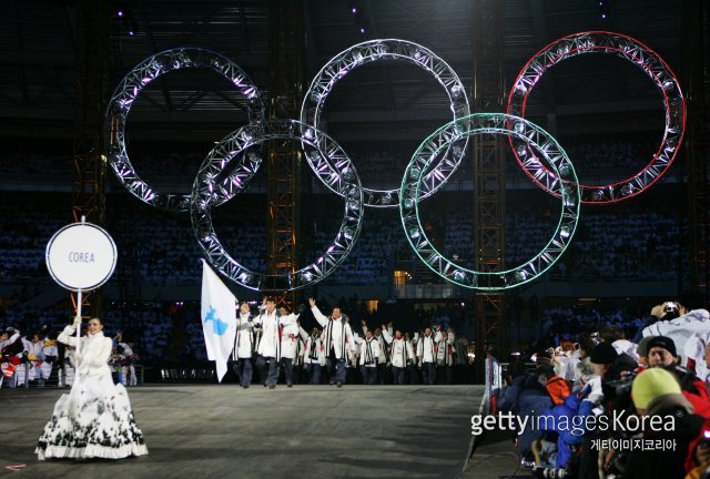 2006 토리노 동계올림픽 당시 남북공동입장 장면. 사진=게티이미지코리아