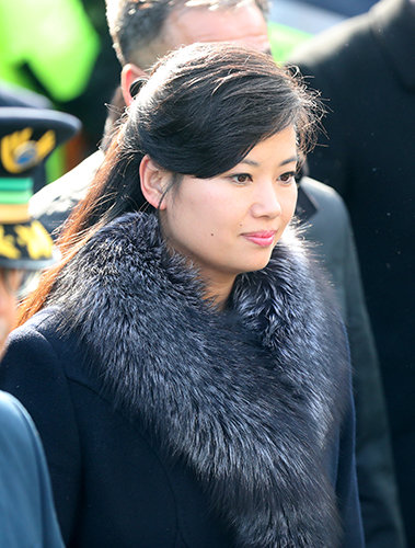 21일 오후 사전점검단 현송월 삼지연관현악단 단장을 비롯한 북한 예술단 사전점검단이 강릉역에 도착했다. 강릉=장승윤 기자 tomato99@donga.com