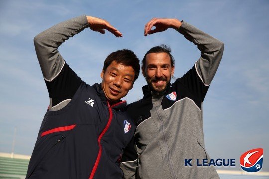 수원 염기훈-데얀(오른쪽). 사진제공｜한국프로축구연맹