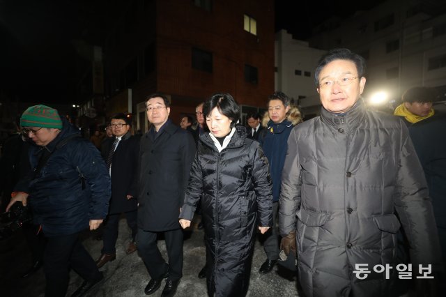 사진=37명의 사망자가 발생한 밀양시 세종병원에 26일 오후 추미애 더불어민주당 대표가 방문했다. 장승윤 기자 tomato99@donga.com