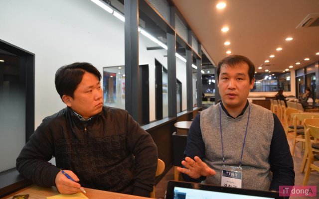 < 더 벤처스 길창군 디렉터와 풀 다이브 이형준 대표 > (출처=IT동아)