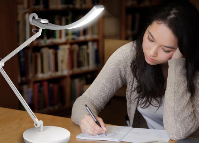 졸업/입학 선물로 제격인 벤큐 위트 스탠드 (출처=IT동아)